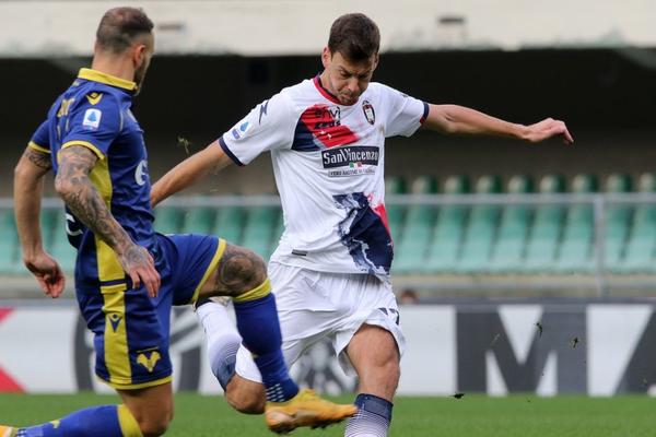 MAJSTORIJA VULIĆA ZA PRVI GOL U SERIJI A, ĐURIČIĆ SPASIO SASUOLO! Krotone održao čas Beneventu! (VIDEO)