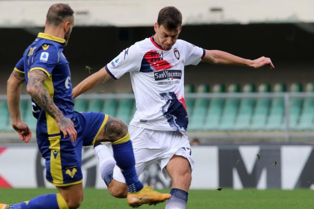 MAJSTORIJA VULIĆA ZA PRVI GOL U SERIJI A, ĐURIČIĆ SPASIO SASUOLO! Krotone održao čas Beneventu! (VIDEO)