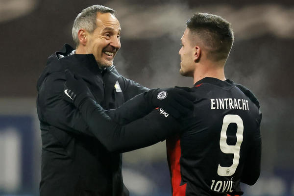 NEŠTO NE ŠTIMA U AJNTRAHTU: Nakon Jovića koji je najavio promenu sredine, iz kluba odlazi i trener!