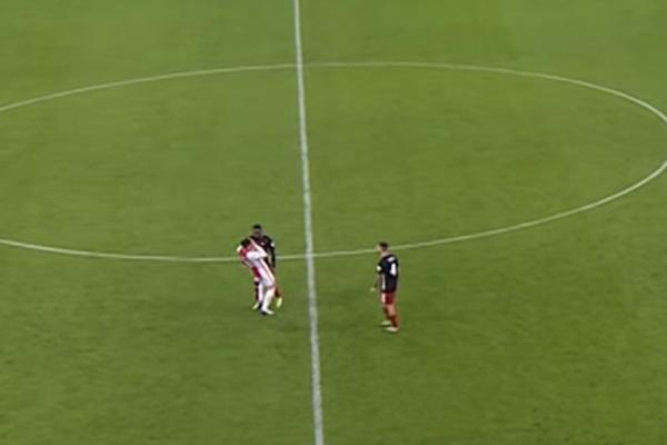 SPAJIĆ SPREČAVAO SAIGRAČE DA RASTRGNU TADIĆA: Uroš bio spreman na sukob, Dušan dobio udarac u glavu! (VIDEO)