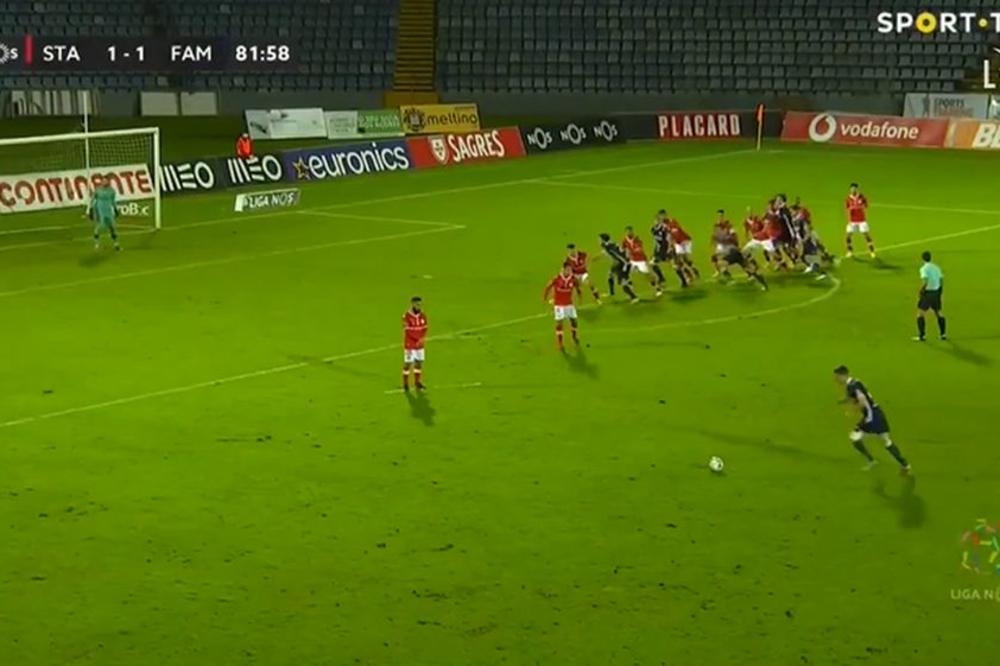 KAKVA GOLČINA BIVŠEG IGRAČA ZVEZDE IZ SLOBODNJAKA: Lukavo prevario golmana i sve igrače na terenu! (VIDEO)