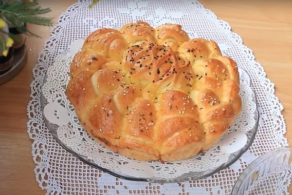 MEKANA KO DUŠA: KROASAN POGAČA sa kiselim mlekom oduševiće sve ukućane (RECEPT+VIDEO)