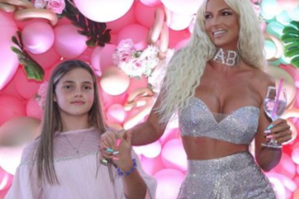 KARLEUŠINA I DUŠKOVA ĆERKA NIKA DANAS JE GLAVNA TEMA: Raskrinkala DADILJU u DNEVNIKU, Jelena sve PODELILA!