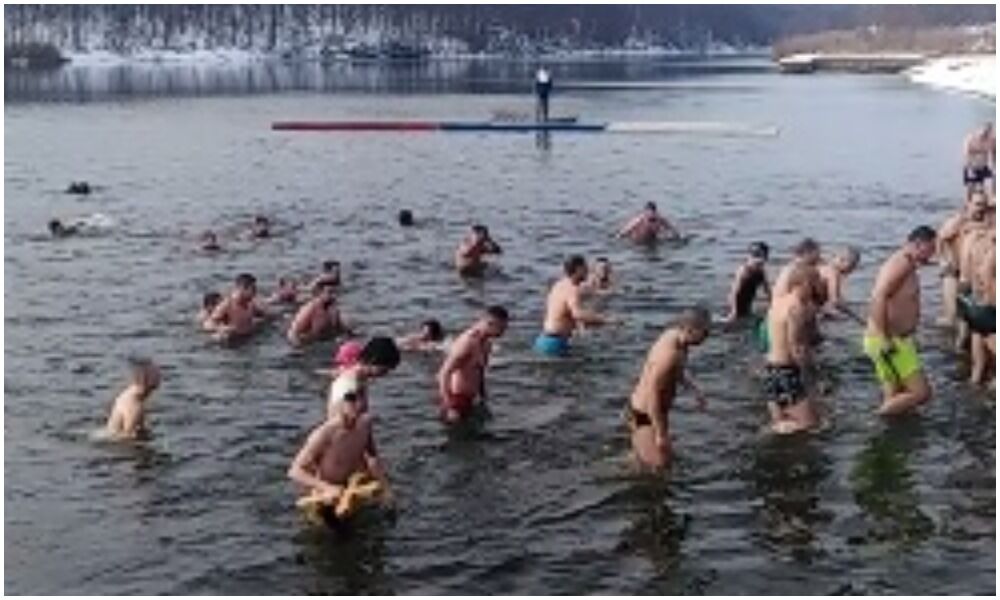 Časni krst, Plivanje