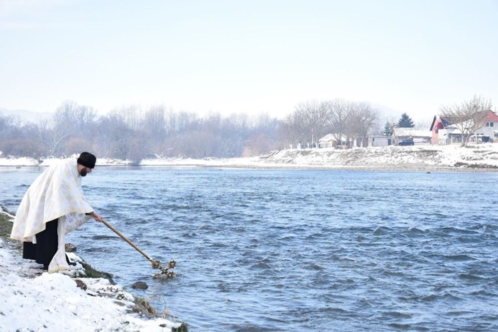 Plivanje za časni krst