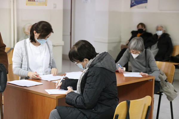 NOVI KORONA PRESEK: Danas 5.733 novozaražena, 61 pacijent preminuo