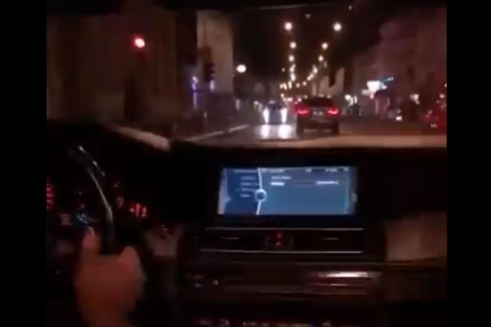 BAHATA BUDALA DIVLJA ZEMUNOM: Prošao na dva crvena svetla, a onda PRELETEO preko pešačkog prelaza (VIDEO)