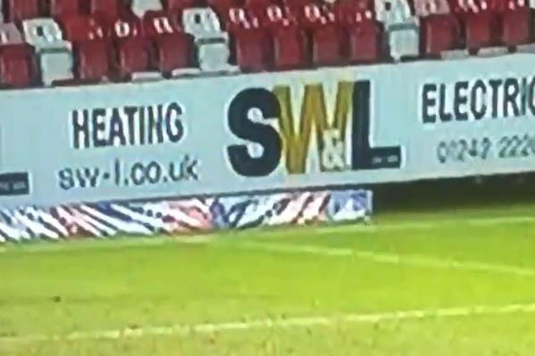 GOLMAN NJUPORTA KAO BEGOVIĆ! Dao gol sa celog terena i ponizio kolegu! (VIDEO)