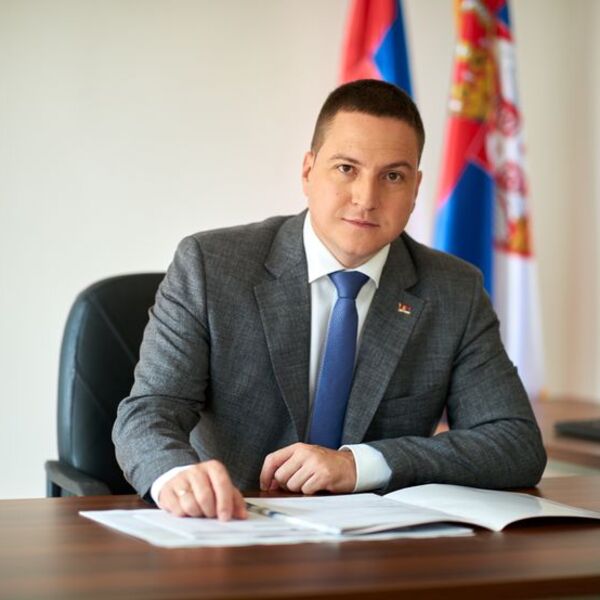 RUŽIĆ APELUJE NA PROSVETNE RADNIKE: Vakcinacija poslednja šansa da se virus pobedi!