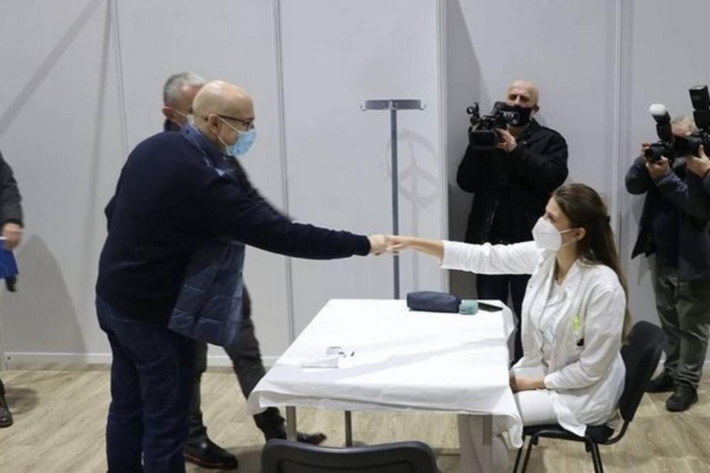 VUČEVIĆ: Novosađani, odazovite se, ovo je najbolja alternativa za savladavanje korona virusa!