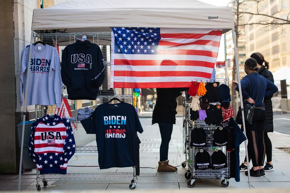 AMERIKANCI SU U DUGOVIMA DO GUŠE: Abnormalna KOLIČINA NOVCA, NADREALNO!