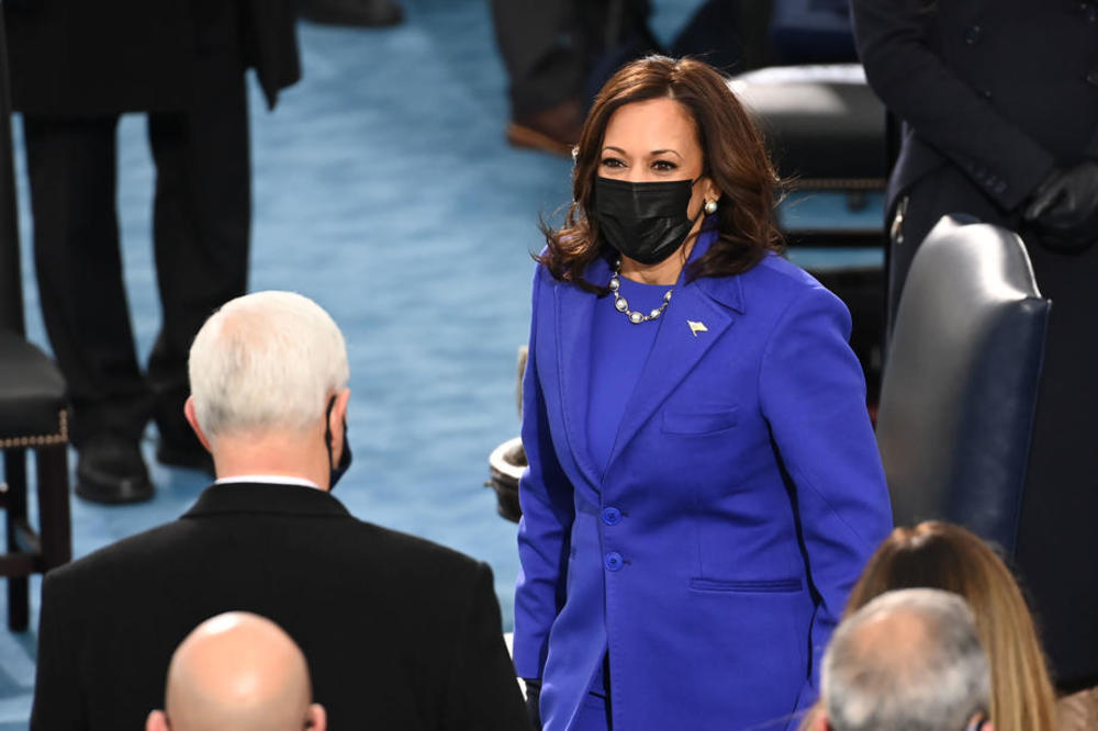 ODLOŽEN POLAZAK KAMALE HARIS IZ SINGAPURA: Razlog nije saopšten