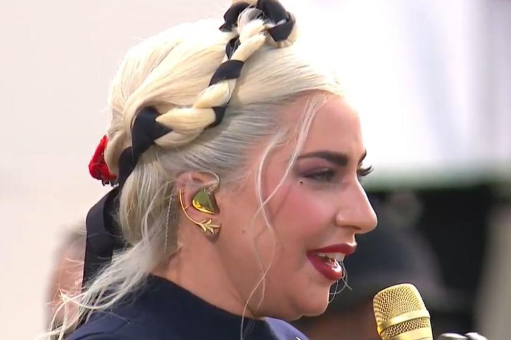 SIMBOL KOJI IMA DUBOKO ZNAČENJE: Lejdi Gaga je ovo nosila na sebi tokom inaguracije! DETALJ KOJI NIJE BIO PRIMEĆEN!