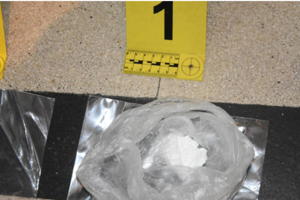 UHAPŠENO 6 OSOBA, ZAPLENJEN KOKAIN! Policija kod jednog pronašla falsifikovanu legitimaciju
