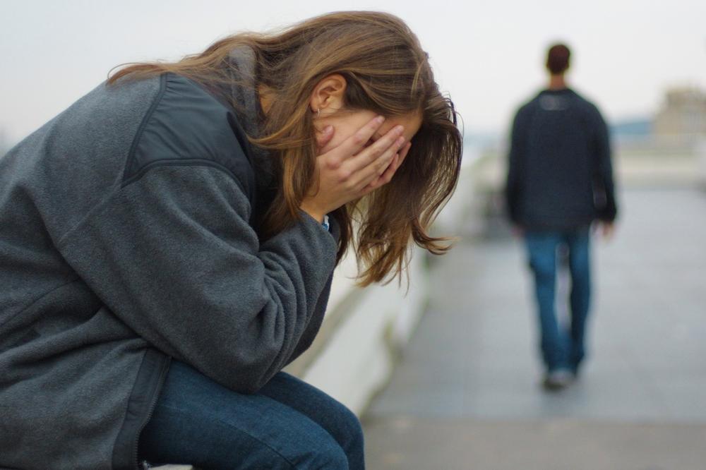 KRILI ISTINU OD NJE 19 GODINA, A ONDA JOJ JEDNOM REČENICOM UNIŠTILI ŽIVOT: Nisu imali drugi izbor sem da KAŽU SVE