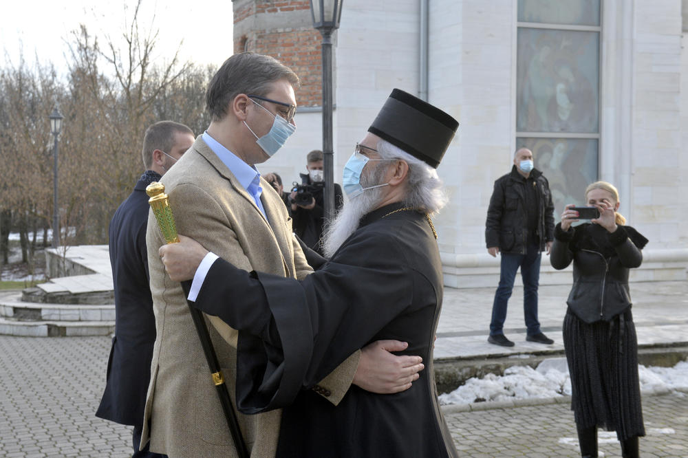 UŽIVO! VUČIĆ U POSETI EPARHIJI ŠUMADIJSKOJ: Nikada se svetski poredak i odnosi između zemalja nisu menjali kao sada