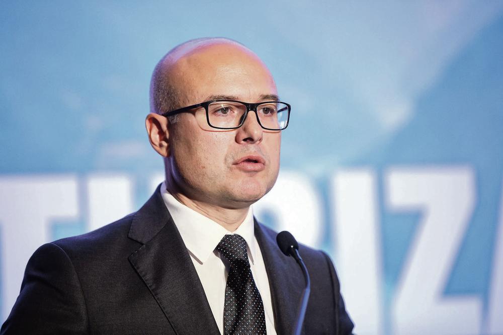 Vučević: Zahvalan sam prof. dr Vladimiru Petroviću za sve što je učinio za Novosađane!