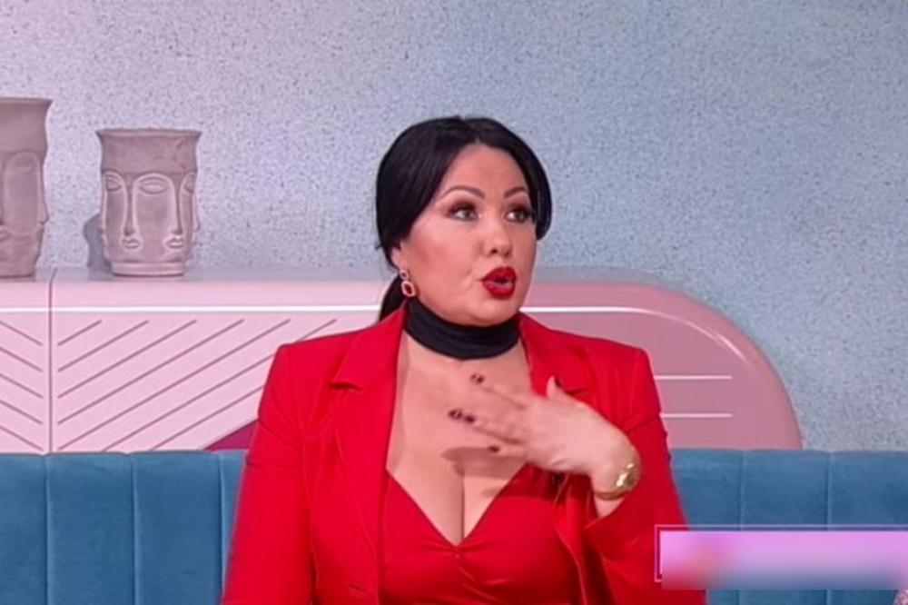 ZLATA PETROVIĆ SKROZ MORKA, A PORED NJE GOLA PLESAČICA: Ovo FOTKU do sada nikada niste videli!