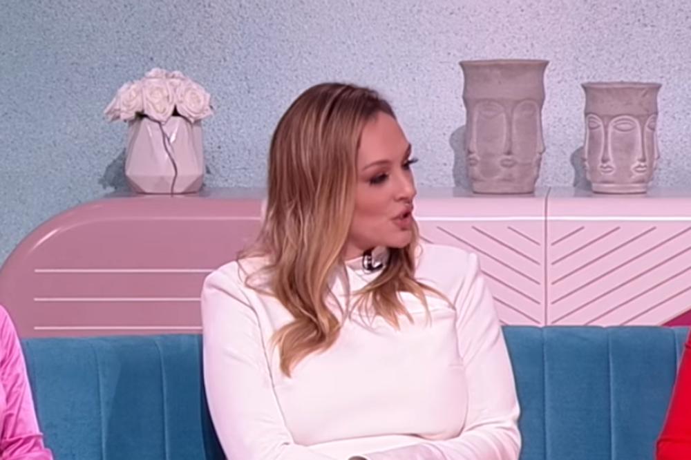 ANABELA VUČE STRAVIČNE TRAUME! Pevačica otkrila ŠOKANTNE DETALJE SVOG EMOTIVNOG STATUSA, frapirala i voditeljku!