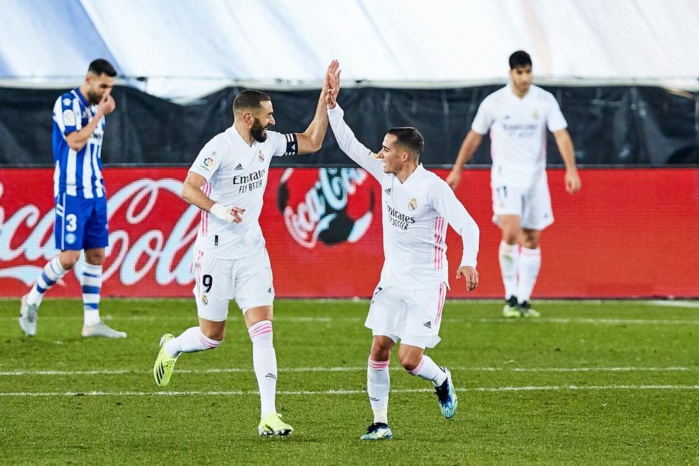 REAL BEZ ZIDANA GAZI! Madriđani pokerom ponizili Alaves!