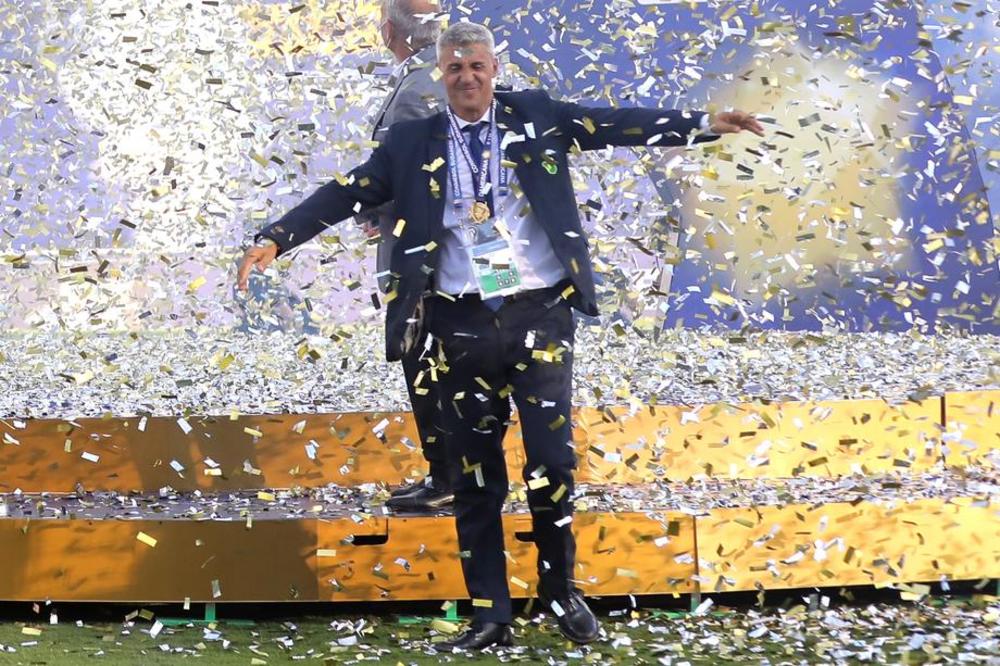 BIO JE VELIKI IGRAČ, SADA JE VELIKI TRENER: Krespo osvojio Sudamerikanu i doneo klubu starom 85 godina prvi trofej!