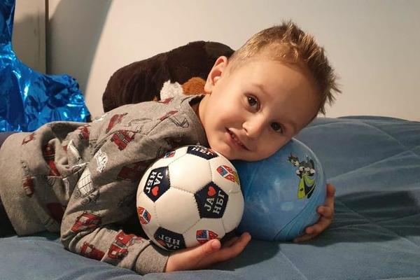 SLUČAJ POGIBIJE DEČAK (4) U ZEMUNU IDE NA VEŠTAČENJE! Roditelji malog Despota sinoć bili na mestu nesreće (FOTO)