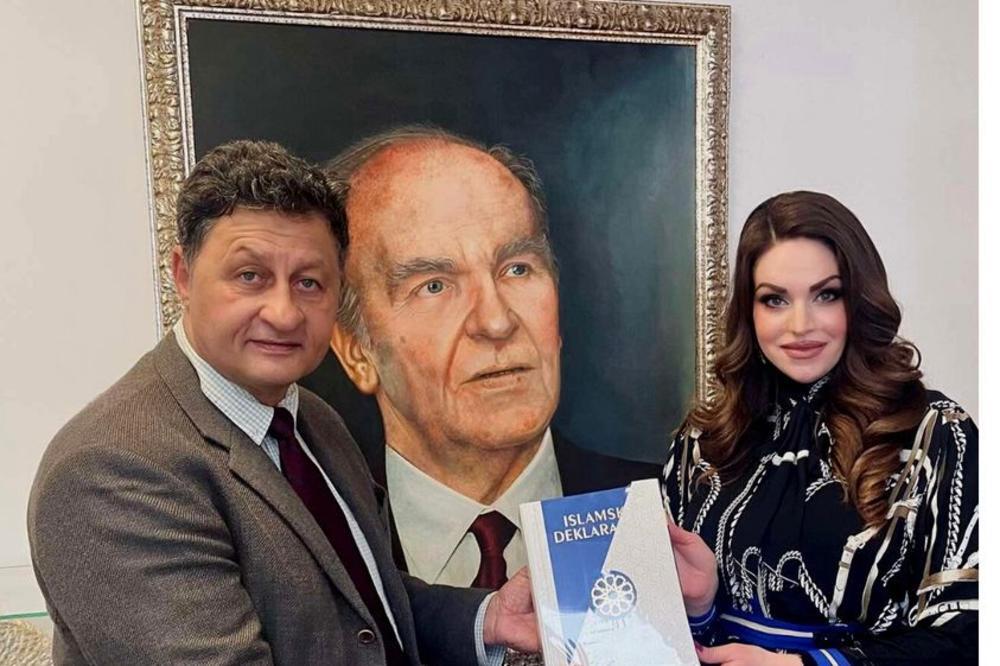 SKANDAL DRMA BiH: Ambasador dobio na poklon Alijinu Islamsku deklaraciju! (FOTO)