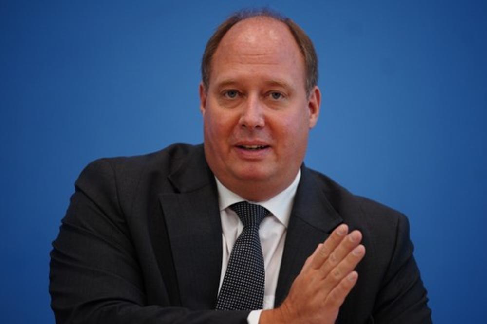 DOKTOR BRAUN UPOZORIO: Novi soj će postati DOMINANTAN!