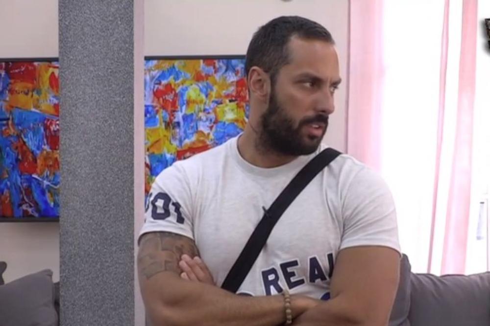 NAKON SKANDALOZNOG KLIPA KOJI JE PROCUREO OGLASIO SE JOVICA: Ne zanima ga Maja, neka je podržava dečko!