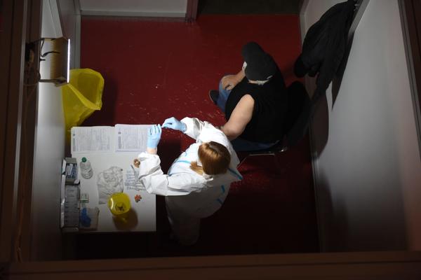 U SRBIJI VAKCINISANO 544.209 LJUDI! Drugi smo u Evropi