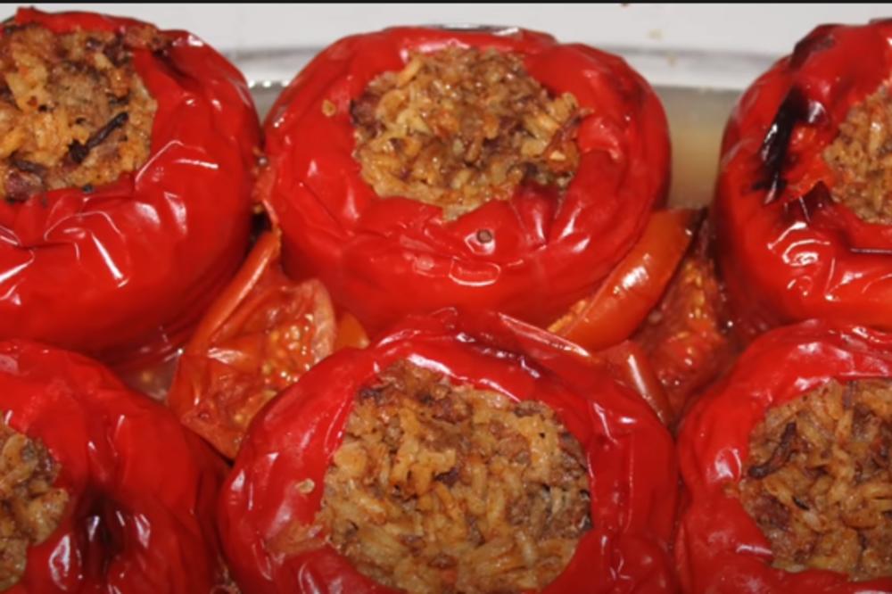 OVAJ RECEPT SIGURNO NISTE PROBALI: Punjene paprike na POSEBAN NAČIN!