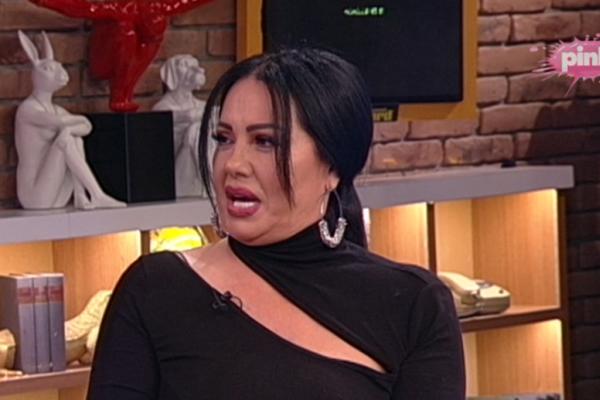 DA LI JE MOGUĆE?! ZLATA PETROVIĆ SE ŽESTOKO IZBLAMIRALA U EMISIJI: Zbog pevačicine izjave se nacija KRSTI!