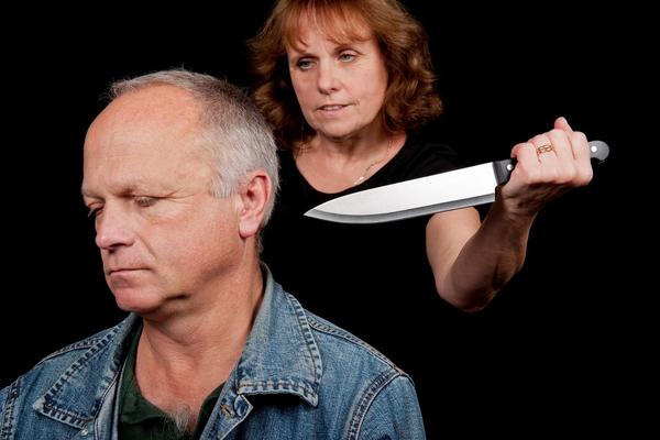 NA TAVANU 10 GODINA KRILA ŠVALERA: Muža UBEDILA da u kući imaju DUHOVE, a onda napravi KOBNU GREŠKU