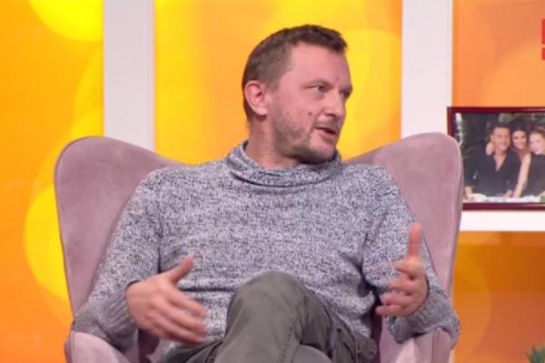 "RADIO SAM NA GRADILIŠTU KADA NIJE BILO POSLA"! Svi ga obožavamo u poznatoj seriji, A NJEGOV ŽIVOT JE PRAVA BORBA!