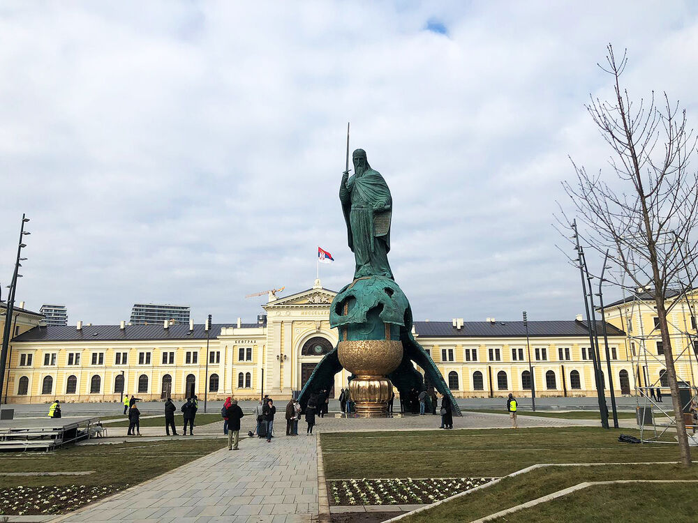 Stefan nemanja, Spomenik, Savski trg