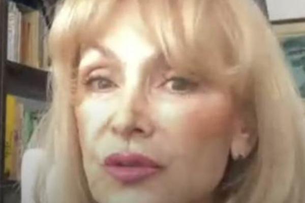 KADA JE PRAVO VREME DA DECA KORISTE TELEFON? Doktorka psihijatrije savetuje, TO NOSI RAZNE RIZIKE!