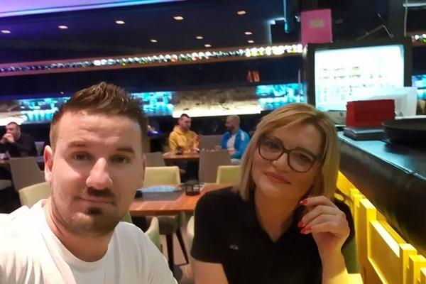 SESTRA JOJ JE FOLK ZVEZDA, A ONA RADI U RESTORANU! Niko nije mogao da veruje, SVI SE KRSTILI NAKON SAZNANJA! (FOTO)