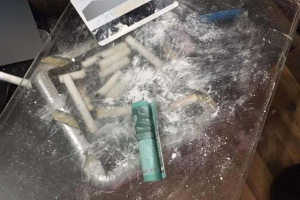 UHAPŠEN ZEMUNAC: Policija pretresom stana pronašla dva pištolja i drogu