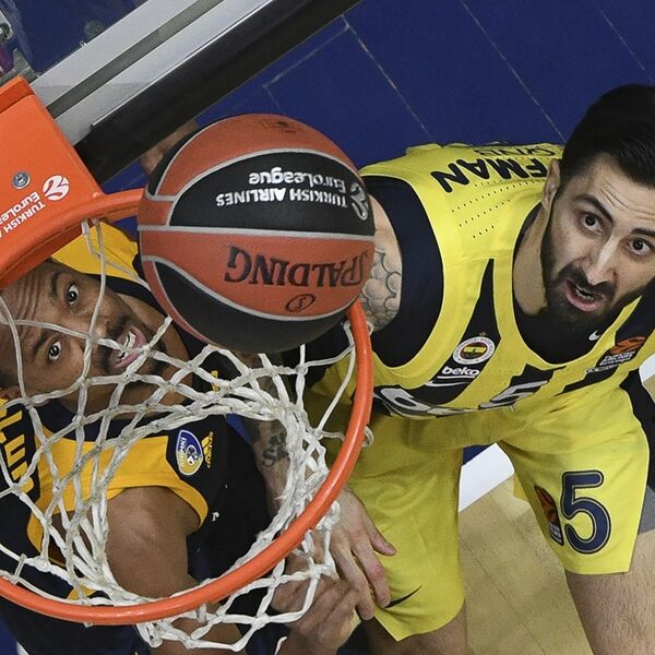 OTKAZAN VELIKI DERBI TURSKE: Kokoškov u velikom problemu zbog KOVIDA, pod znakom pitanja i meč Evrolige!
