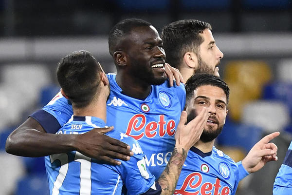 NAPOLIJU DOVOLJNO POLUVREME! Postigli četiri gola, a onda ubacili u ler!