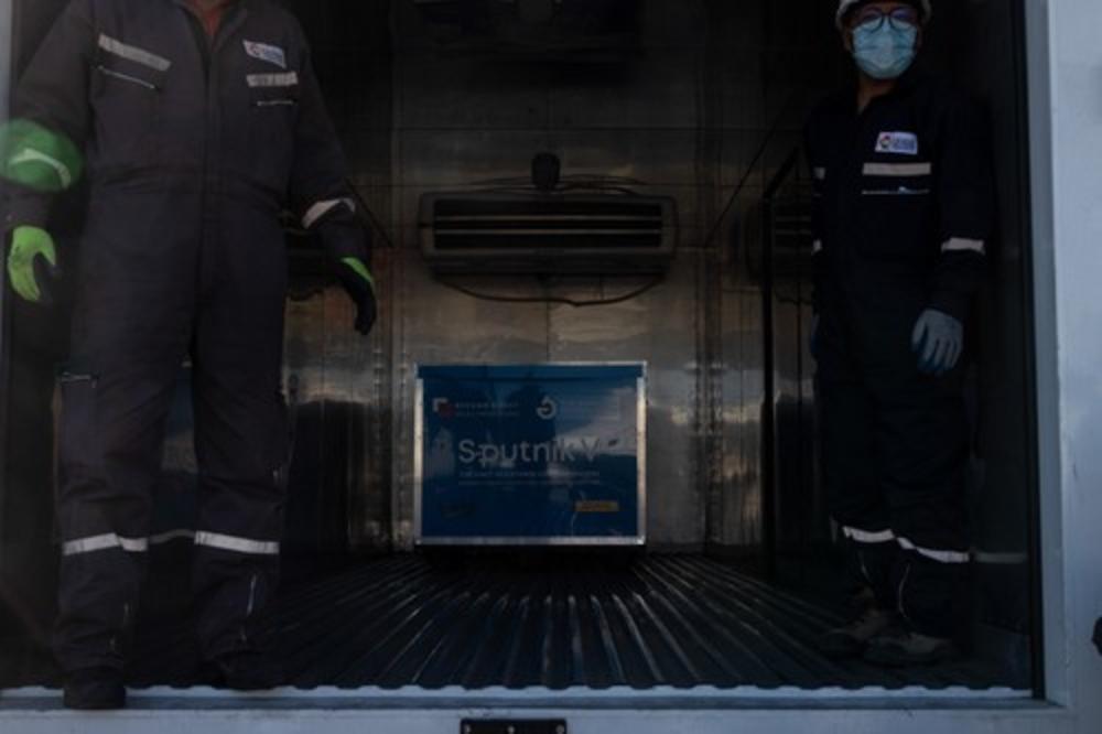 40.000 DOZA SPUTNJIKA V STIGLO U SRBIJU! U ponedeljak stiže i nova tura FAJZEROVIH VAKCINA