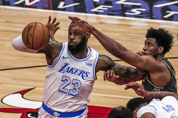 NA ISTOKU SU PALI LEJKERSI, ALI NE I KLIPERSI: Tesna pobeda Hjustona u derbiju Zapada!