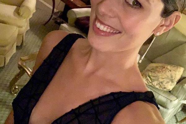 "OGLEDALCE, OGLEDALCE...": Ana Ivanović se divi sebi, pokazuje raskošan NAKIT i otkriva tajnu pratiocima! (FOTO)