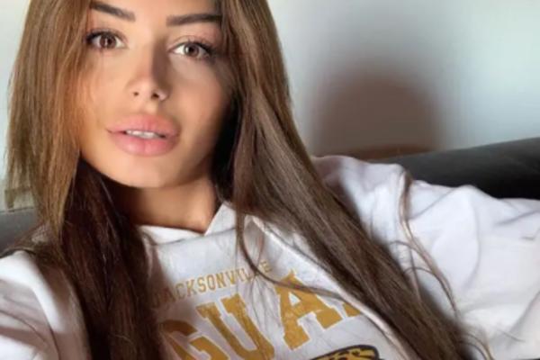 NAJATRAKTIVNIJA PRODAVAČICA VOĆA SE UNAKAZILA OPERACIJAMA! Niko je više NE PREPOZNAJE, prevazišla svaku meru ukusa!