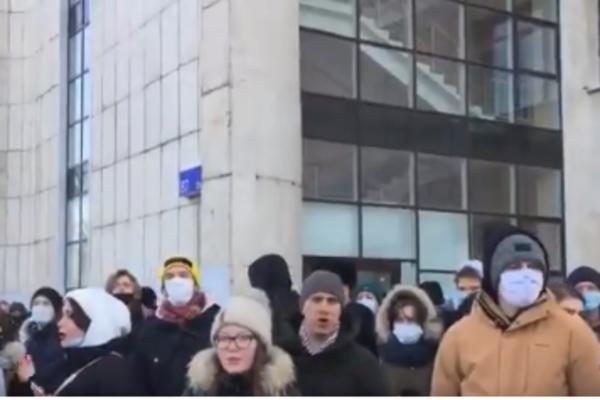 RUSIJA SUOČENA SA OZBILJNIM NEZADOVOLJSTVOM GRAĐANA: Uhapšeno više od 2.700 demonstranata!