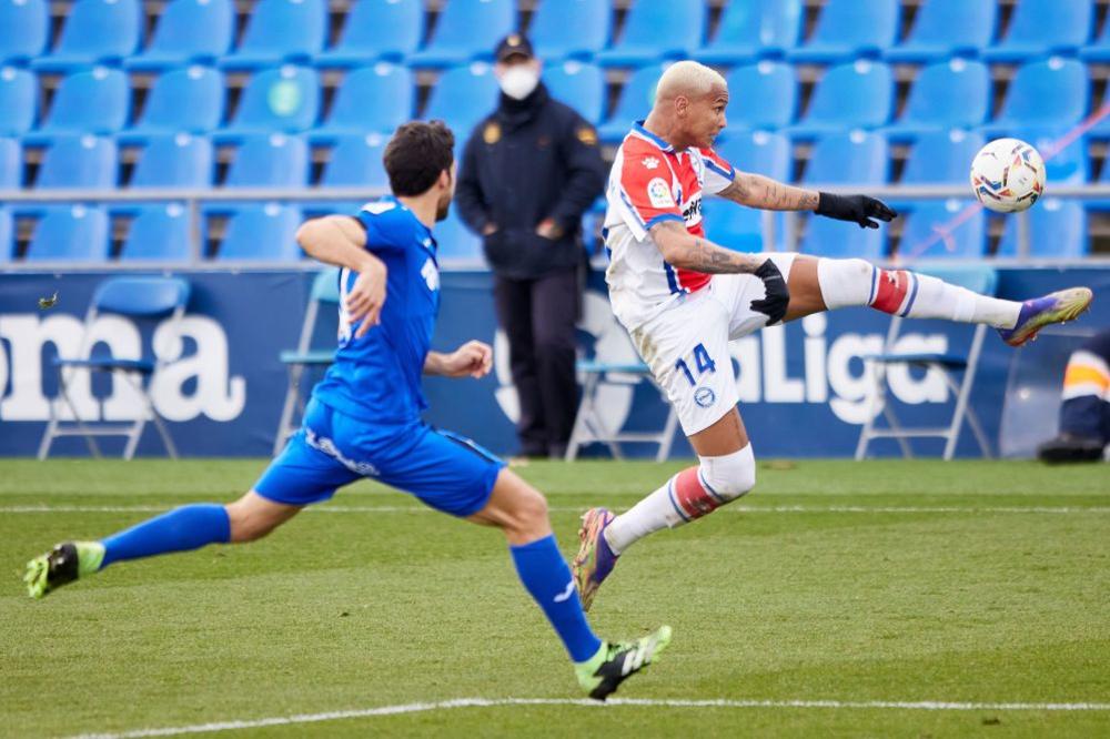 NULA U PREDGRAĐU MADRIDA: Maksimović odigrao ceo meč za Hetafe, Alaves odoleo ali ostao u zoni ispadanja!