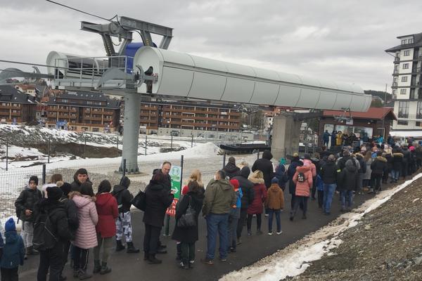 ULAGANJE U GOLD GONDOLU SE ZAISTA POZLATILO! Prevezeno blizu 30.000 ljudi, isplatiće se brže od OČEKIVANOG!
