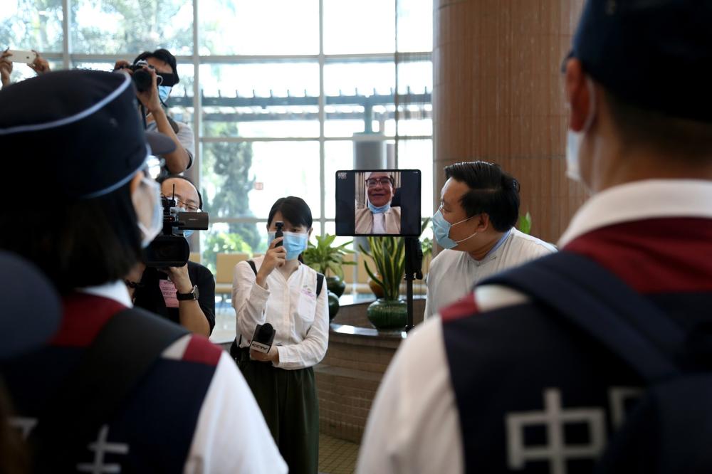 MINISTAR ZDRAVLJA MJANMARA PODNEO OSTAVKU: Odmah se oglasio na Fejsbuku i poslao važnu poruku!