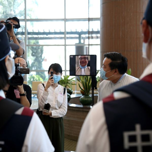 MINISTAR ZDRAVLJA MJANMARA PODNEO OSTAVKU: Odmah se oglasio na Fejsbuku i poslao važnu poruku!