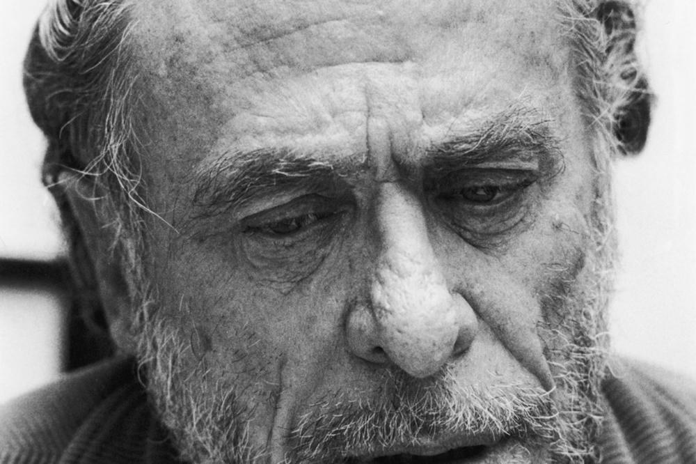 5 VAŽNIH PRAVILA ZA ŽIVOT VELIKOG KNJIŽEVNOG BOEMA: Primenite ih i živećete BEZ KAJANJA i žestoko kao Bukovski